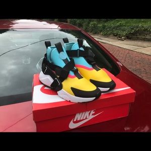 Brand new nike shoes